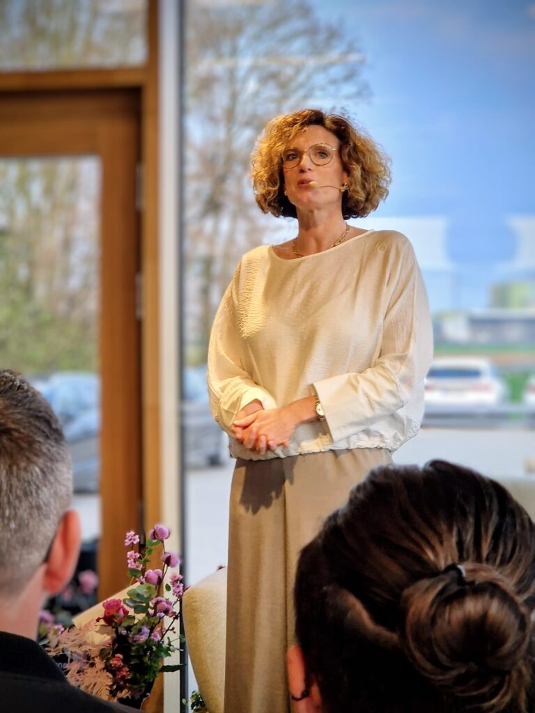 f90d2cd5-2b5d-4ccd-b165-c58e7a37fbc9